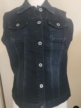 Ethyl Denim Dark Wash Jean Fitted Vest with Silver Button Details NWOT